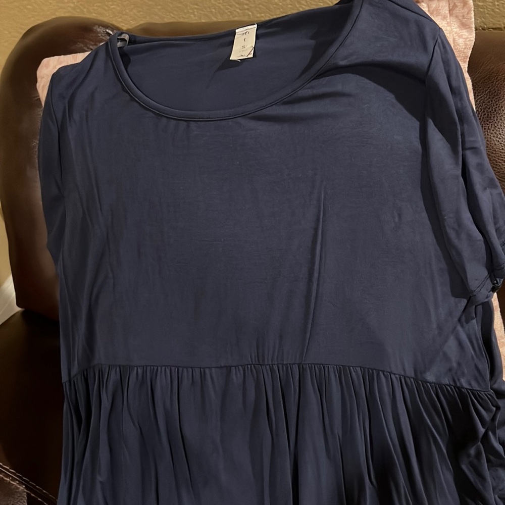 MTS Women’s short maxi dress large size, very soft material, measures 22 in ptp